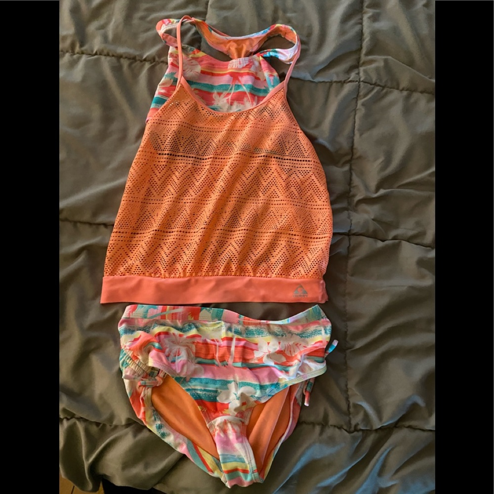 Girls swimwear